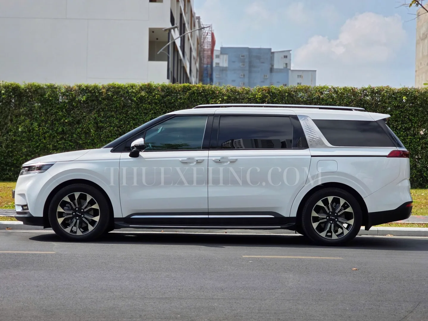 Thuê Xe Kia Carnival