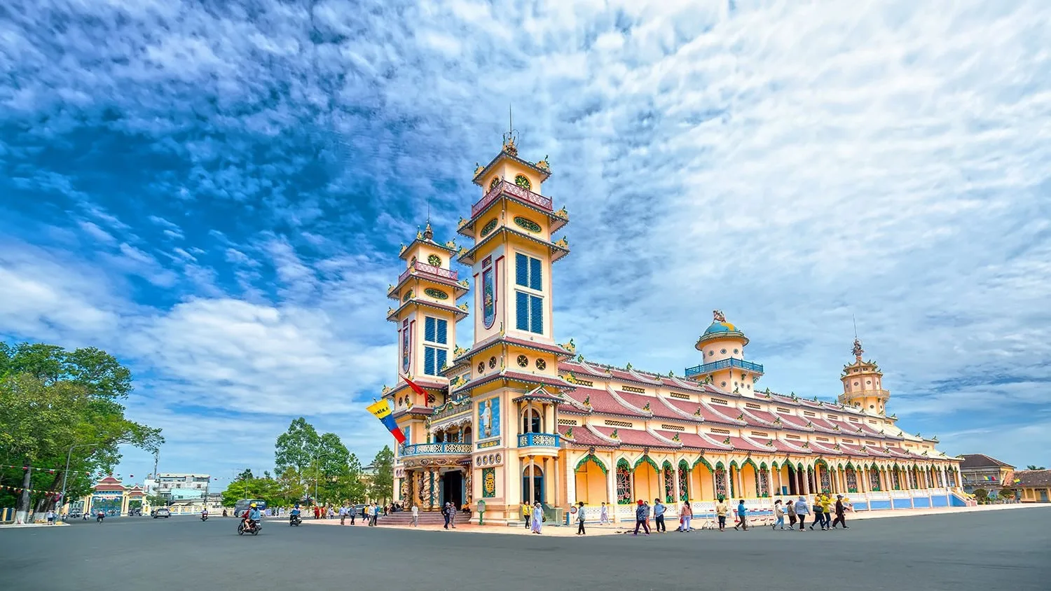 huê Xe Carnival Đi Núi Bà Đen